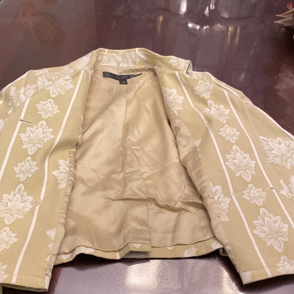 Pale yellow green brocade blazer. Size 14. - Picture 7 of 12